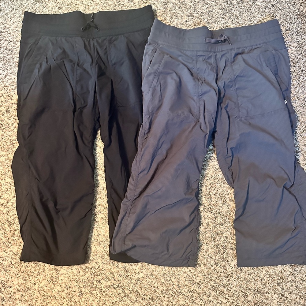 Lululemon Athletica Black and Gray Capris